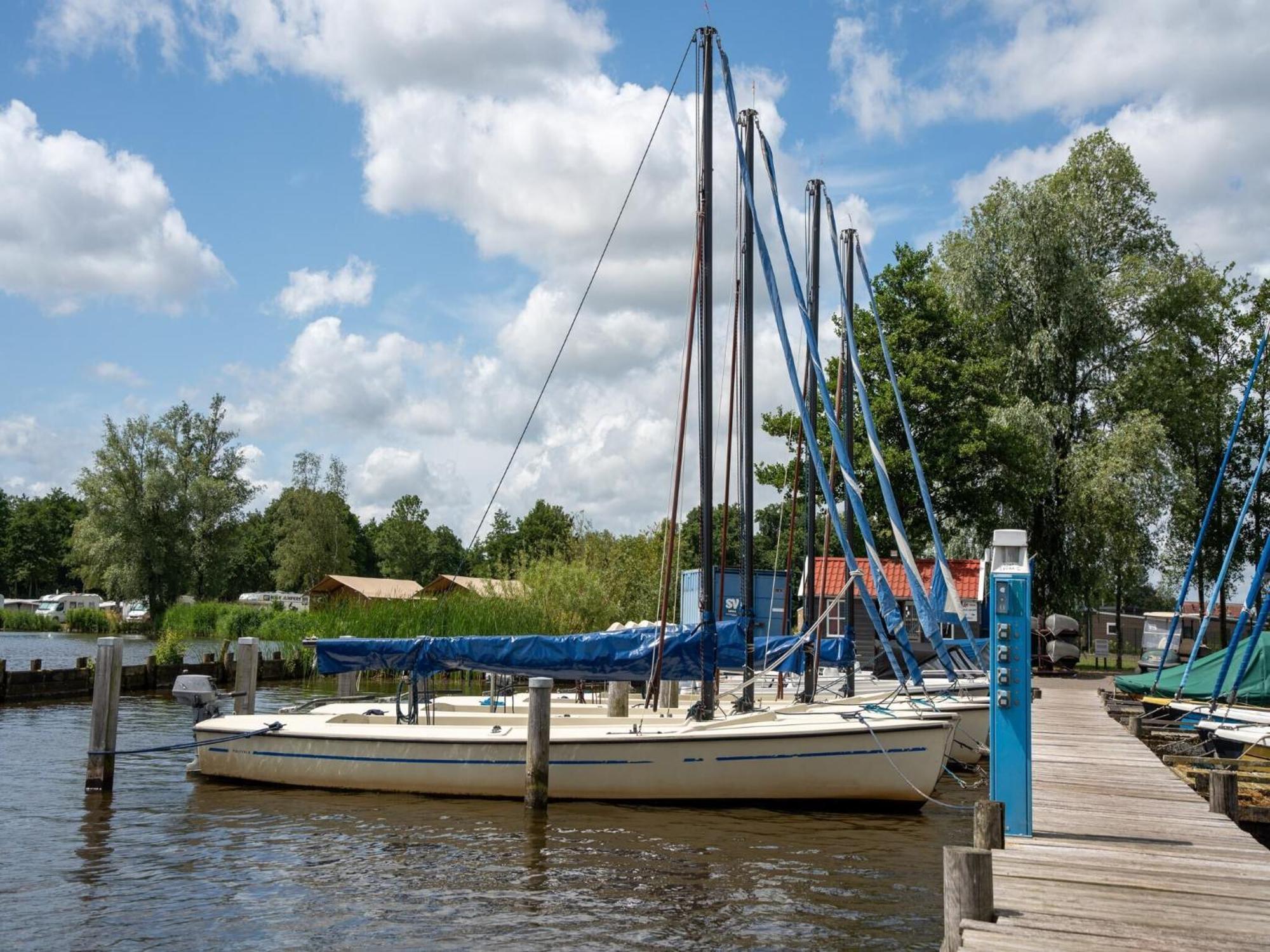 Detached Chalet With A Dishwasher At 21 Km. From Leeuwarden Villa Suameer Eksteriør bilde